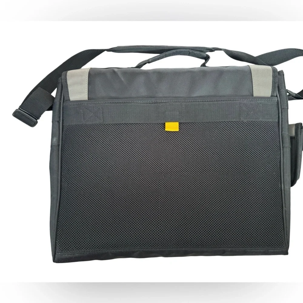 Vintage Targus laptop messager bag unused